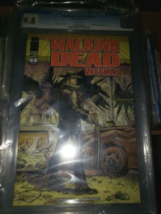 Walking Dead Weekly 1,  1st Issue Reprint,  Cgc Graded 9.  8