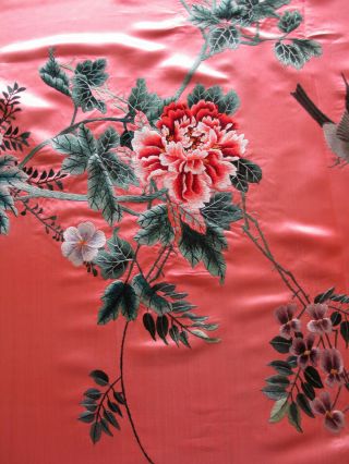 LARGE VINTAGE HAND EMBROIDERED CHINESE SILK PANEL - screen or wall hanging 3