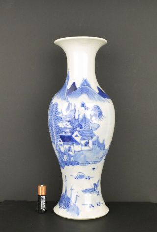 A VERY FINE LARGE 19TH CENTURY CHINESE VASE WITH LANDSCAPE AND MARK TO BASE 2