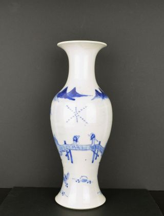 A VERY FINE LARGE 19TH CENTURY CHINESE VASE WITH LANDSCAPE AND MARK TO BASE 7