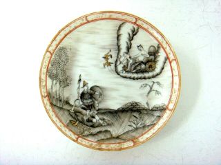 Qianlong Period Unusual Grisaille Venus & Cupid Attacking Soldiers Saucer C1750