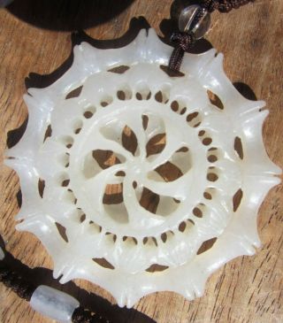 LARGE VINTAGE CHINESE CARVED MUTTON FAT WHITE JADE PENDANT NECKLACE 4