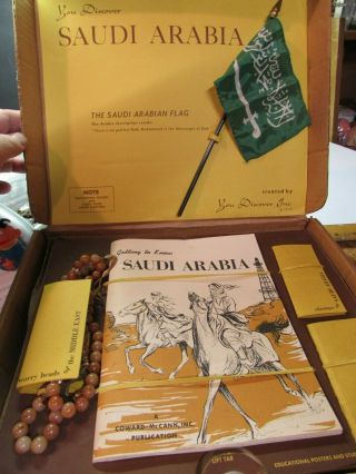 Vintage Arabian American Oil Company 1959 Souvenir Teaching Kit