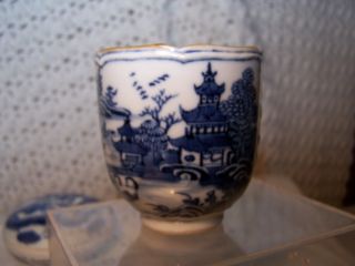 RARE MOULDED DESIGNS Antique Small Chinese Qianlong BLUE WHITE Tea cup 18th 4