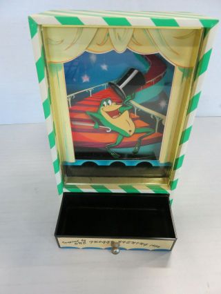 MICHIGAN J.  FROG Wind - Up Music Box - One Froggy Evening 1956 - Warner Bros.  1993 7