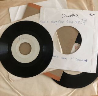 Laurel Aitken : Pussy Price Gone Up / Give Me Back Me Dallar.  Nu Beat White 7”