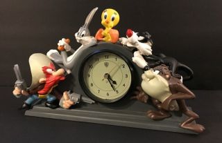 Looney Tunes Mantle Clock - Bugs Bunny,  Sylvester,  Tweety,  Yosemite Sam & Taz