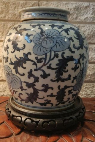 A blue and white,  Qing dynasty,  19th century,  Ginger Jar and Stand 7