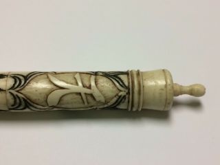 Old antique Chinese smoking pipe in carved bone 8
