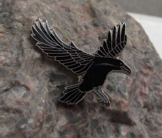 North American Raven Black Crow Corvus Bird Brooch Wildlife Tie Pin Badge