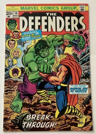 Defenders 10.  Mid/high Grade.  Hulk Vs Thor.  Big