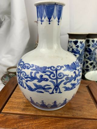 antique chinese blue and white bottle vase 3