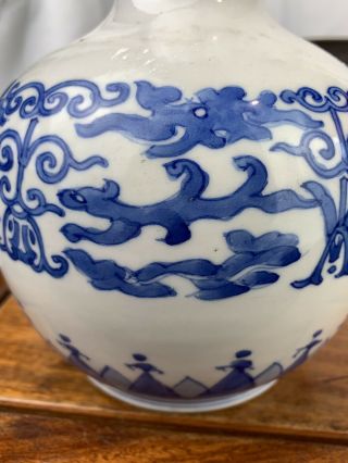antique chinese blue and white bottle vase 5