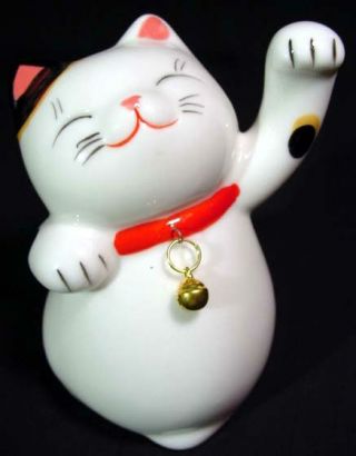Maneki Neko Beckoning Cat Japanese Porcelain Happiness Talisman Lucky Mascot
