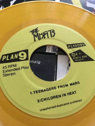 Misfits Horror Business 7” FAN CLUB edition yellow vinyl 3