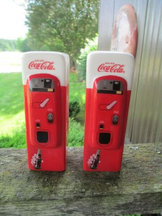 Coca - Cola Ceramic Vending Machine Salt And Pepper Shakers -