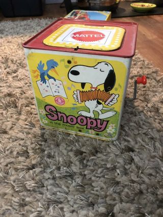 1966 Mattel Tin Snoopy In The Music Box W/ Peanuts " Jack In The Box