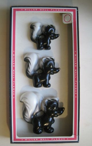 Vintage Skunk Family Wall Plaques Ceramic Chalkware ? Bathroom Décor Miller