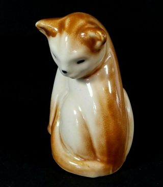 Vintage Cat Figurine Ceramic White Brown Feline Kitten Cat Sitting 3.  5 " Tall