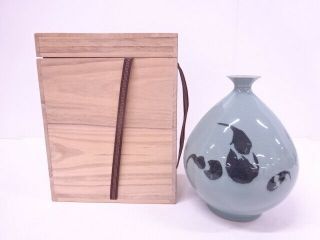 4258089: Japanese Porcelain Korean Celadon / Flower Vase / Eggplant