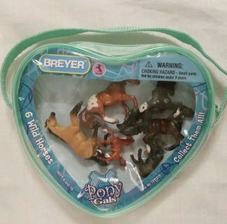 Rear Breyer No.  720213 Wild Horses Mini Pony Gals Heart Shaped Pouch With Handle