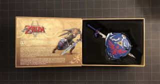 The Legend Of Zelda Twilight Princess Master Sword Hylian Shield 1/6th Scale