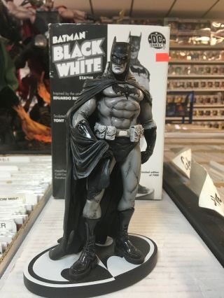 Batman Black And White Statue Dc Direct Risso & Cipriano Limited Edition Of 7000