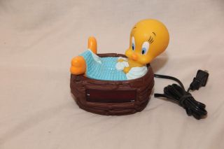 Vintage Looney Tunes Tweety Bird 1996 Digital Alarm Clock