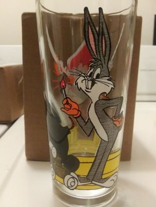 Vintage 1976 Pepsi Collector Series Warner Bros Bugs Bunny & Yosemite Sam Glass
