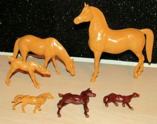 Vtg 1950s Hartland Plastics Set Of 6 Horses W/ Thoroughbred Mare & Nursing Foal
