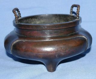 Very Fine Antique Chinese Bronze Censer With Handles & 6 character seal mark 4