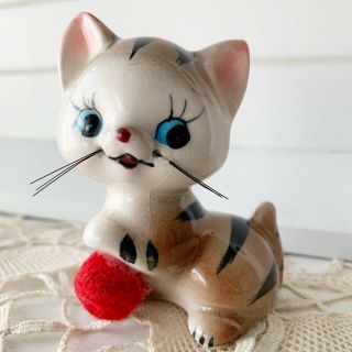 Vintage Brown Cat Kitten Kitty With Ball Of Yarn Figurine