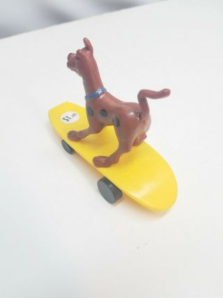 Vintage 1976 Scooby Doo Riding Yellow Skateboard Hanna Barbera 2
