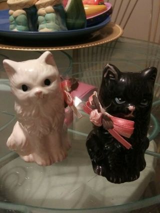 Cat Kitten Kitty Black White Salt Pepper Shakers Vintage
