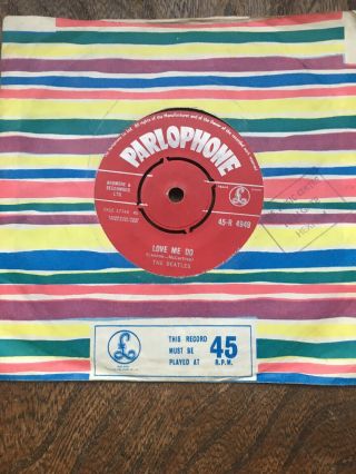 The Beatles.  Love Me Do.  1st Press Red Parlophone.  1n 1n Vg