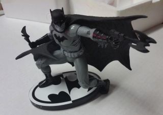 BATMAN BLACK & WHITE STATUE by FRANCIS MANAPUL SCULPTED CLAYBURN MOORE 4