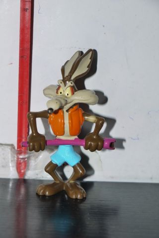 Looney Tunes Wb Wile E.  Coyote 2.  5 " Pvc Figure