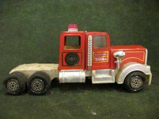 Vintage Tonka Fire truck 1 Hook And Ladder - Fire Engine cab 4