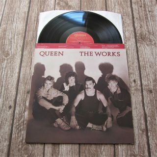 Queen : The - Uk 1984 First Pressing Vinyl Lp Emi Album Emc2400141 Record