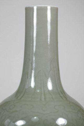 Antique Chinese late Qing Dynasty c1900 Celadon Glazed Bottle Vase Incised Lotus 4