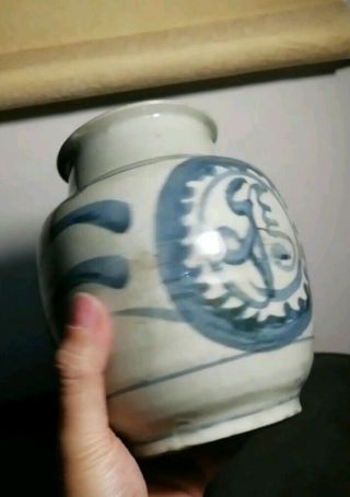 Antique Chinese White and Blue Porcelain Vase - Late Ming or Early Qing Dynasty 7