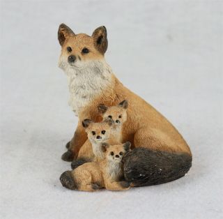 Stone Critters Fox With Kits Firugine Sc - 536