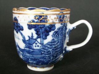 V.  Good Chinese 18th C Qianlong Blue And White Pagoda Lake Tea Cup Vase Bowl 4