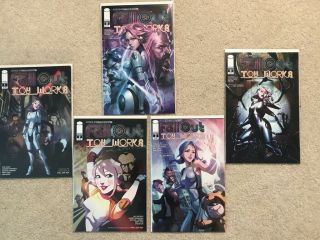 Fall Out Toy 1 - 5 Vf/nm Complete Series Fall Out Boy Stanley Lau Artgerm