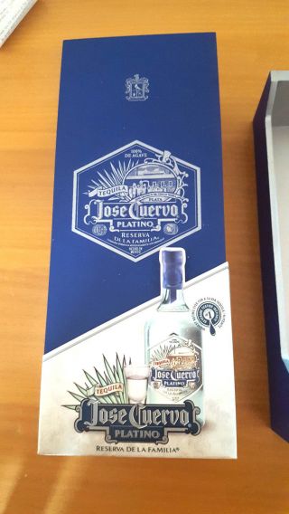 Jose Cuervo Box Tequila Reserva De La Familia Platino