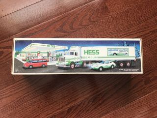 1992 Hess 18 Wheeler And Racer Brand