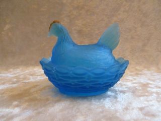 Htf Vintage Miniature Frosted Aqua/blue Glass Hen/chicken On Nest/basket