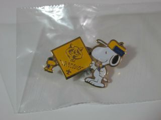 Snoopy Peanuts Charlie Brown Cub Scout Rare Vintage Lapel Pin Figure Jewelry