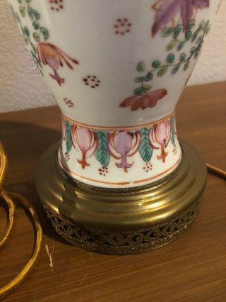 Chinese Famille Rose Hand Painted Porcelain Vase Lamp 2