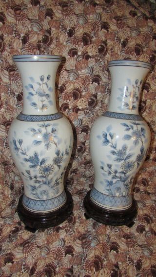 VERY LARGE JAPANESE PAIR VASES NORLEANS BLUE & WHITE ON WOODEN BASES 2